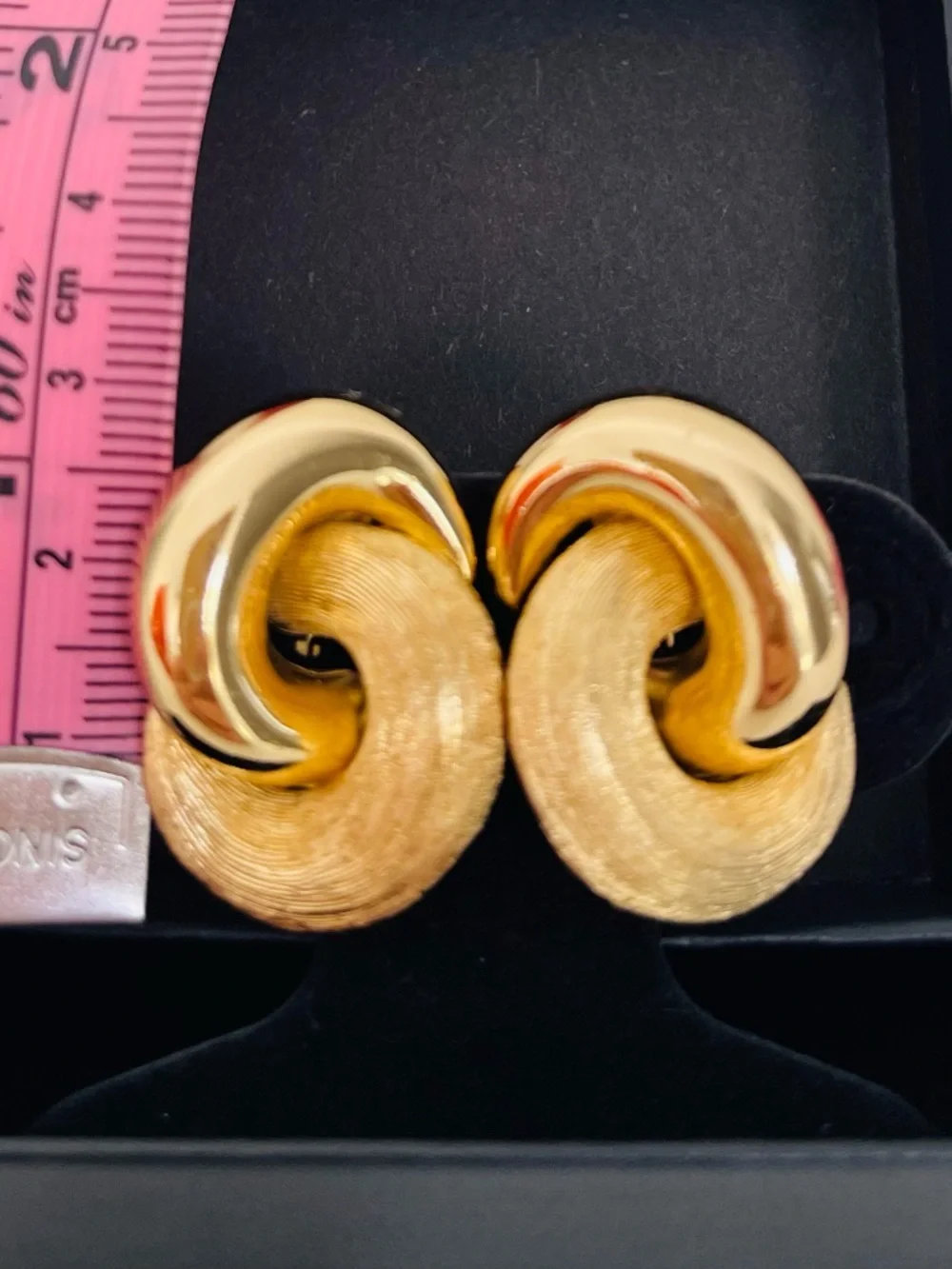 Dior Gold two texture brushed and polished Swirl Clip Earrings - Picture 3 of 6
